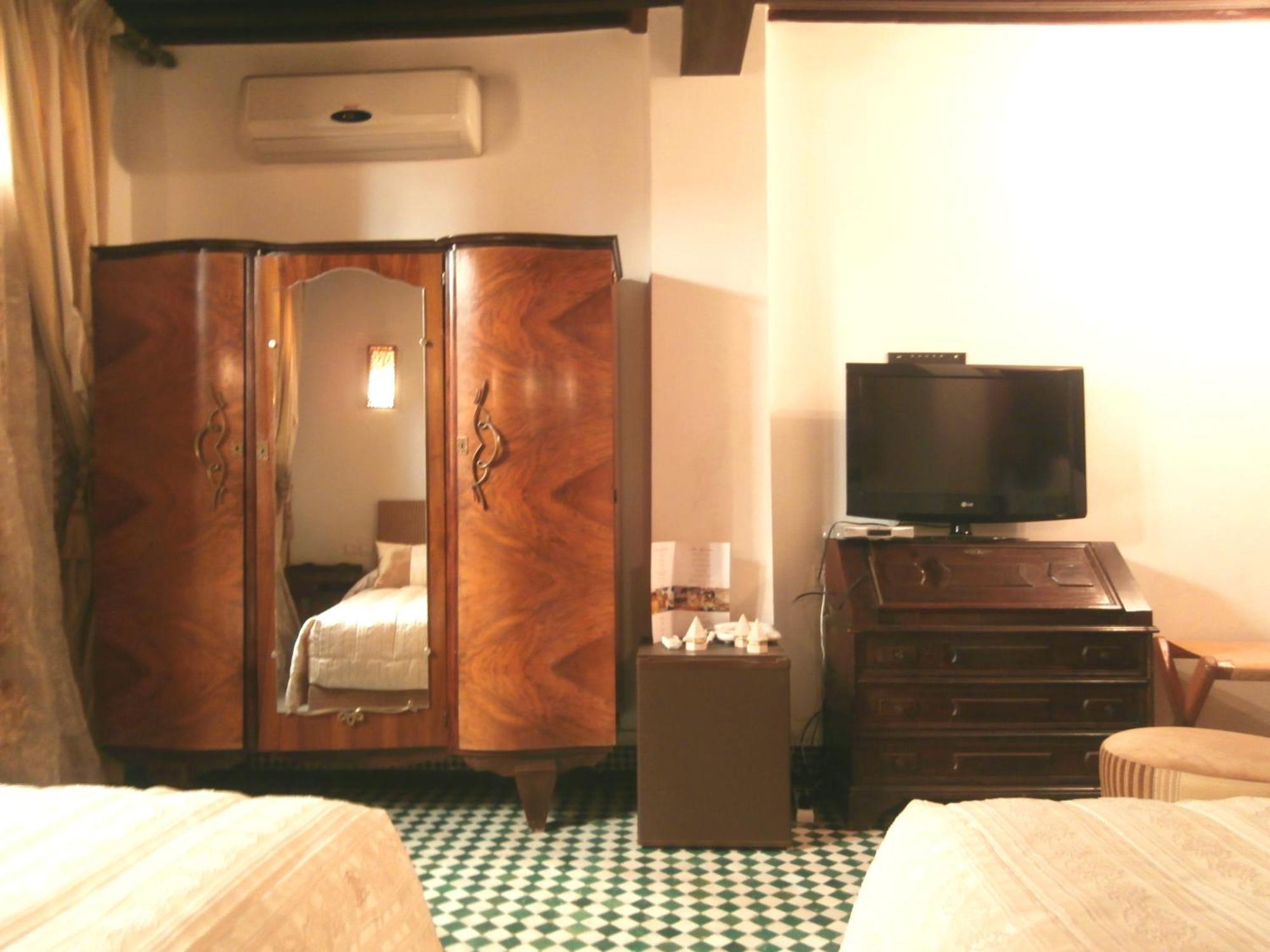 Riad-Boutique Borj Dhab Fez Hotel Room photo